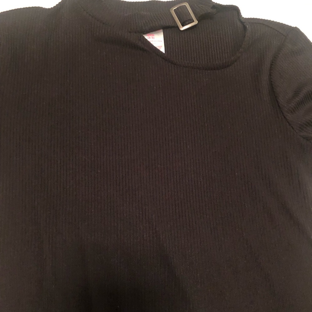 Black top - Picture 2 of 4